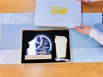 消防定制活動紀念禮品：白色禮盒，實用性與紀念價值的完美結合